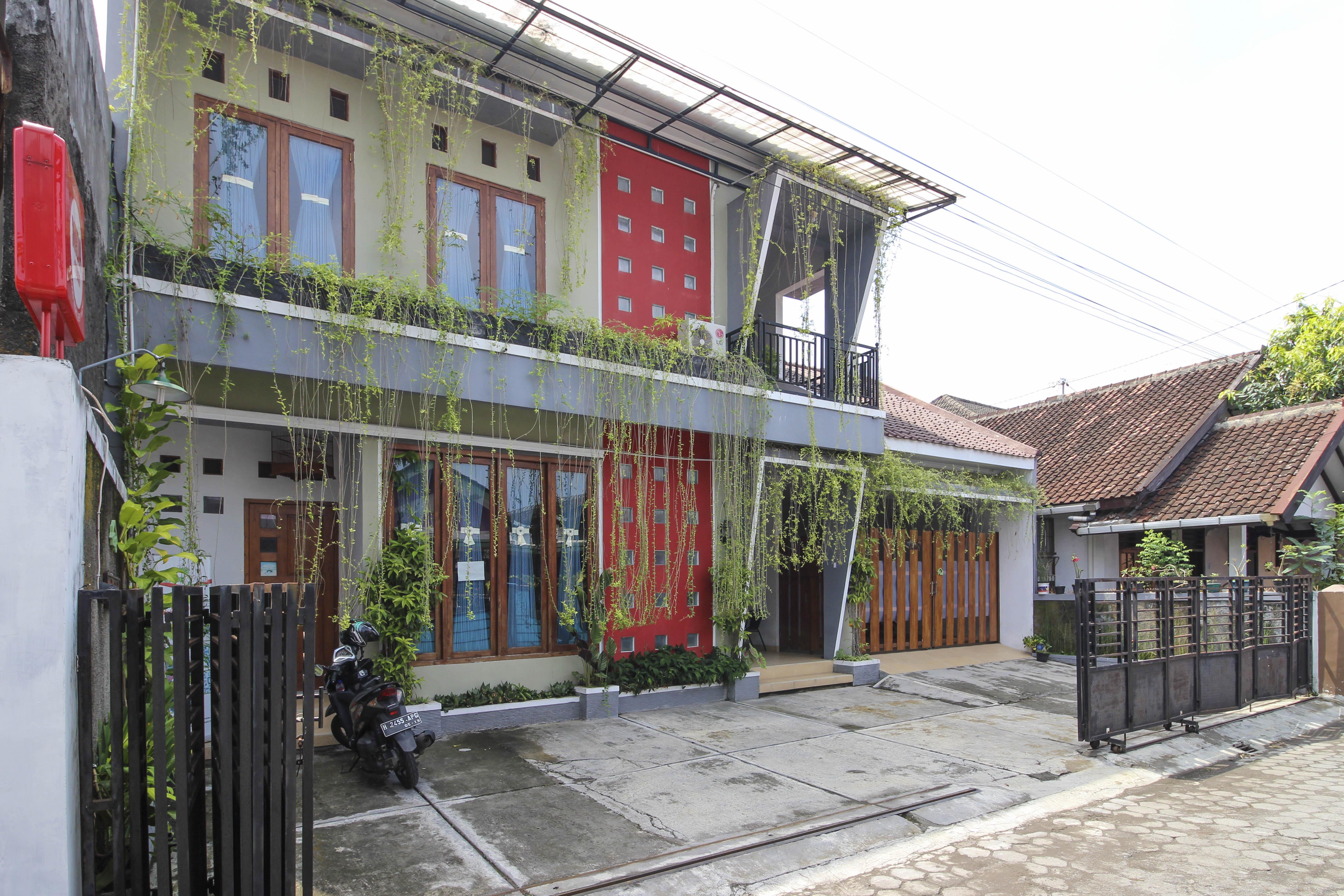 Reddoorz Near Hartono Mall Kejayan Exterior foto