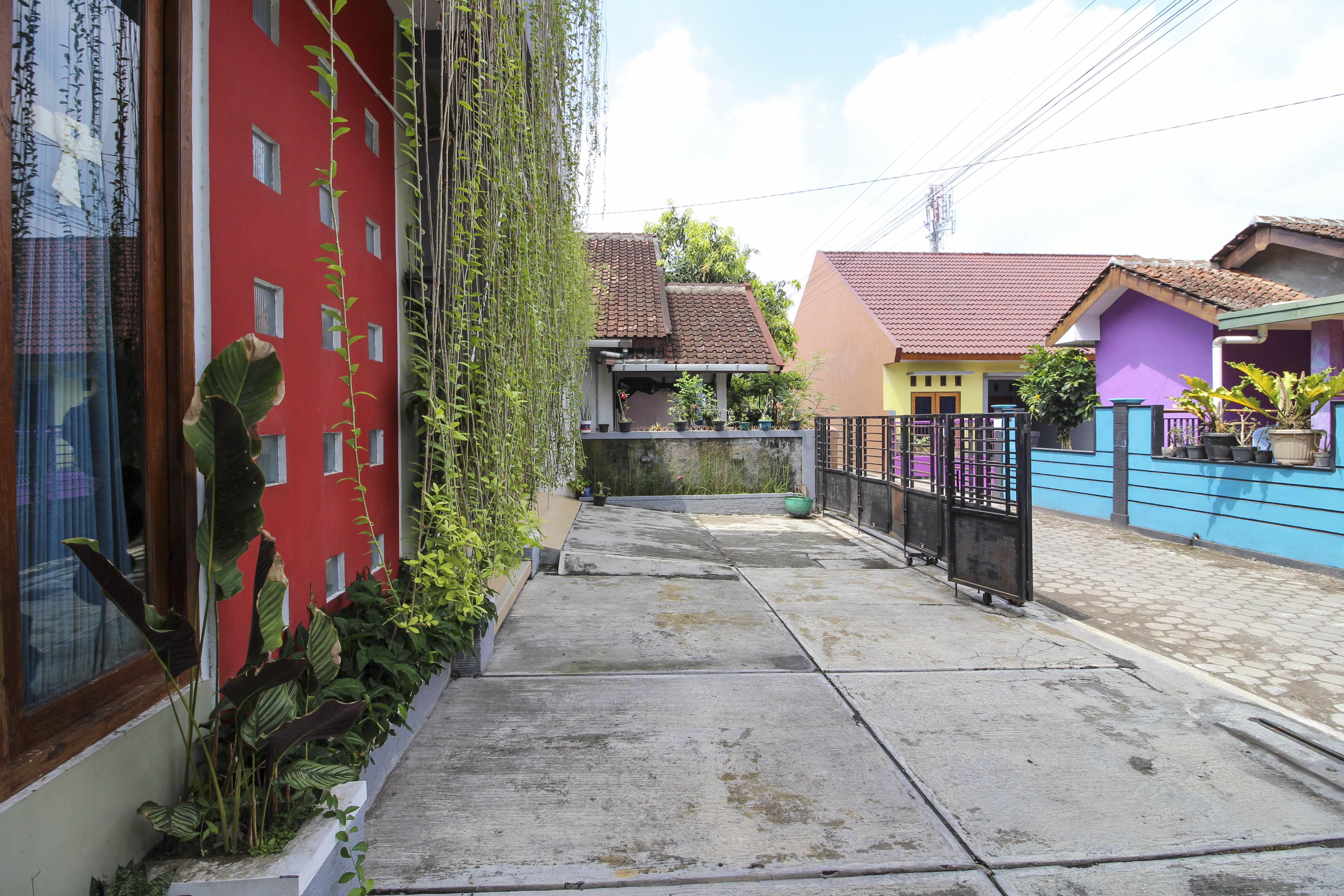Reddoorz Near Hartono Mall Kejayan Exterior foto