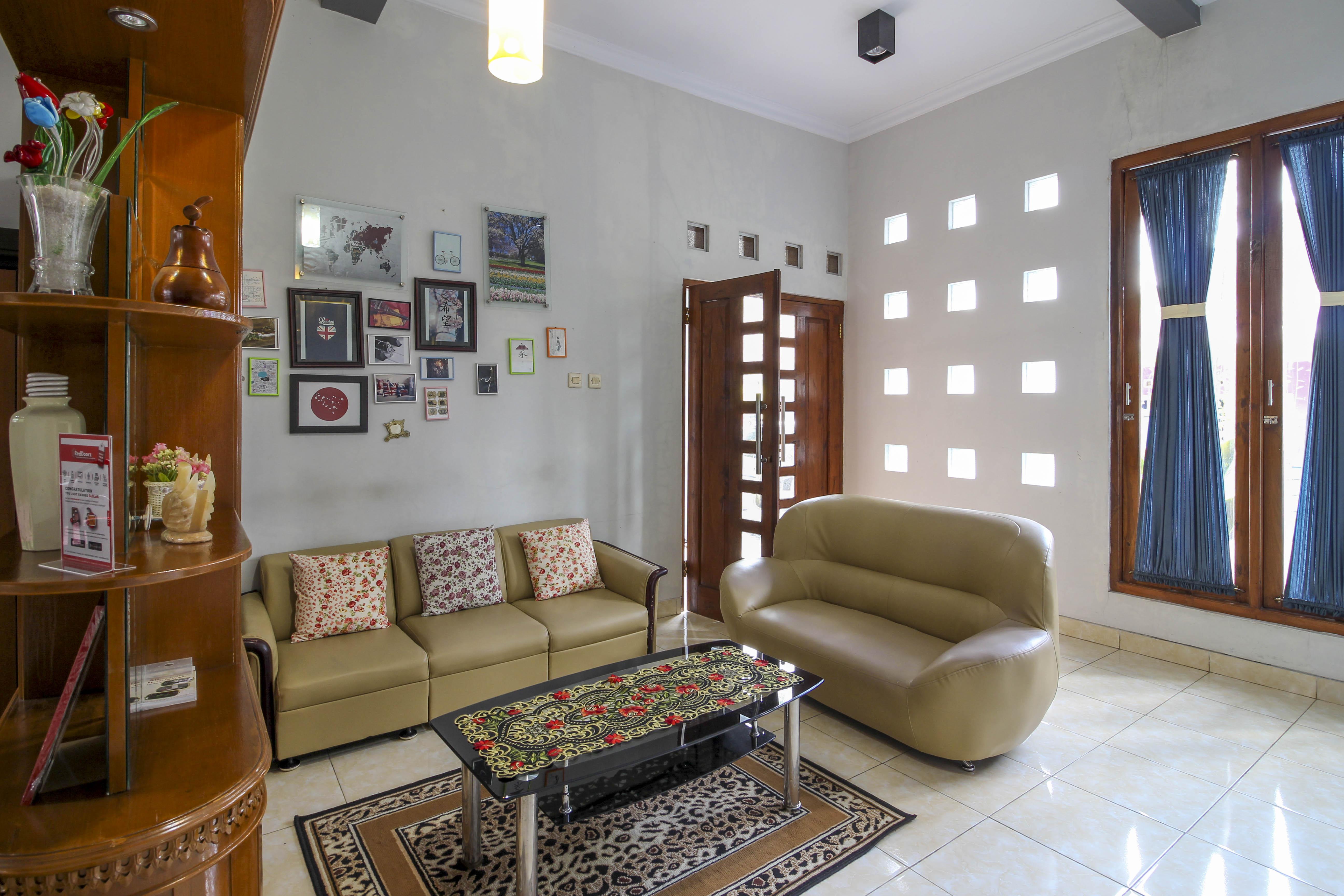 Reddoorz Near Hartono Mall Kejayan Exterior foto